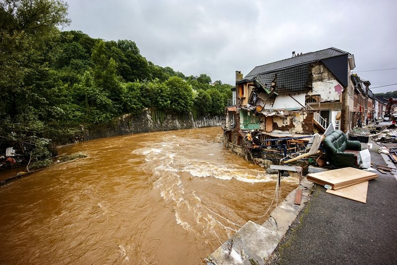 近日来,欧洲多地持续暴雨引发洪涝灾害,冲毁大量房屋和道路,造成通信