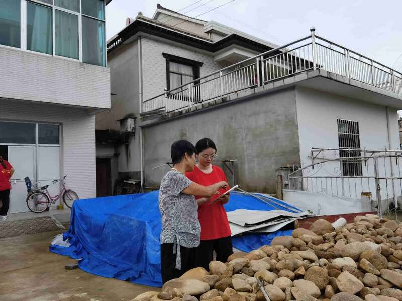 安徽建筑大学志愿者为乡村振兴涂抹艺术亮色