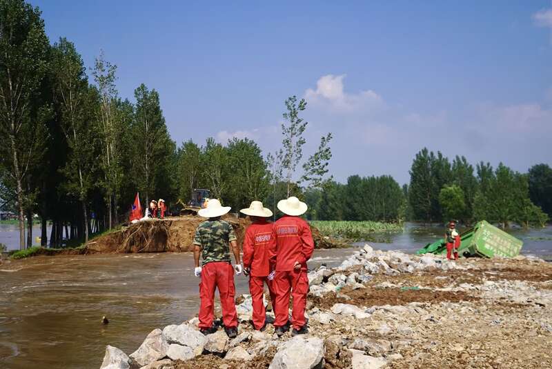 直击卫河决堤封堵决口再次扩大