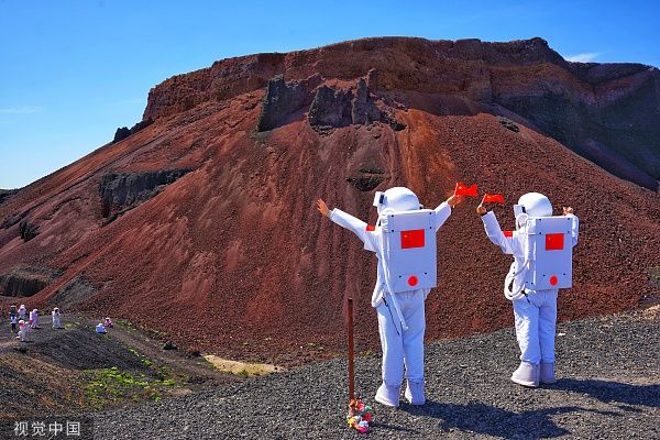 内蒙古乌兰察布乌兰哈达火山地质公园吸引大批游客