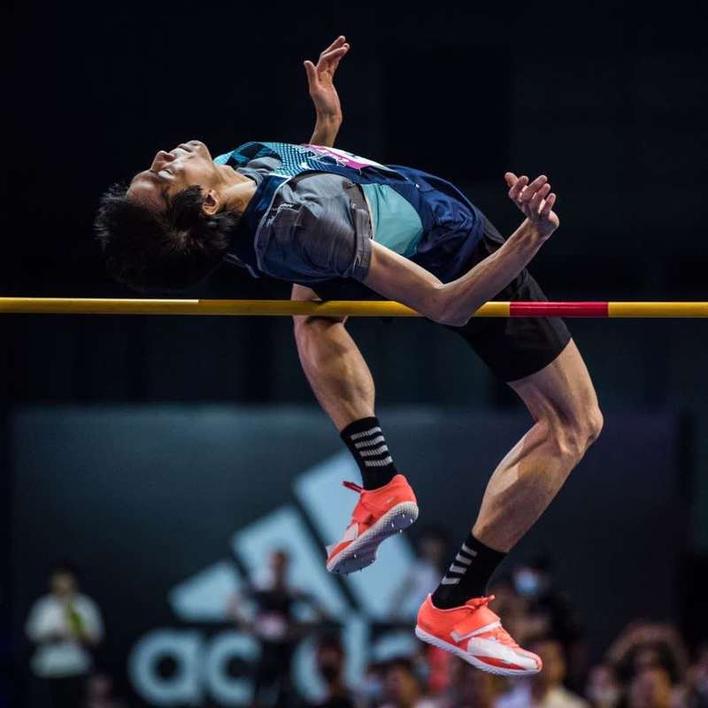 中国田径街头巡回赛北京站:青奥跳高冠军陈龙爆冷夺冠