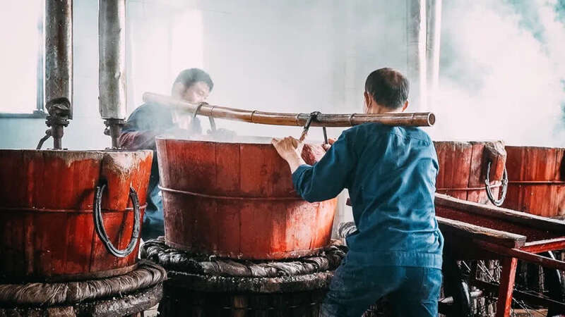 国家非遗传承人重拾古法酿造技艺-中国网