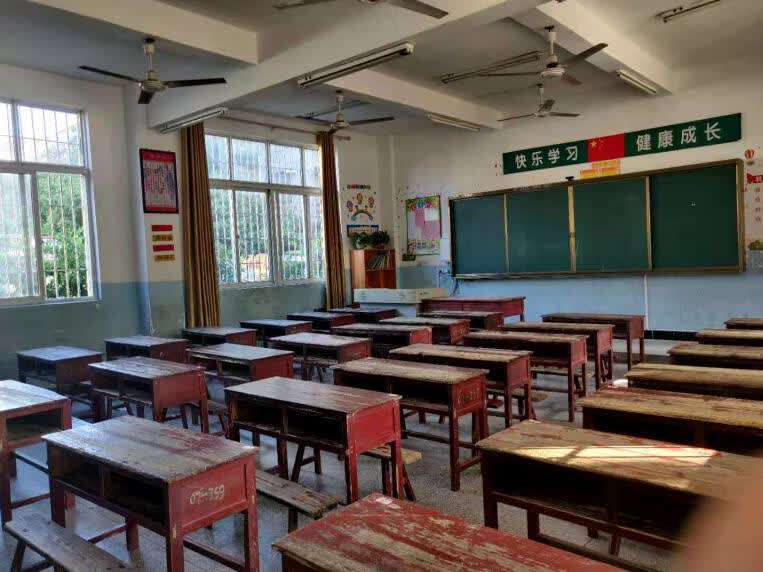 会昌县希望小学的教室 摄影:李新瑞