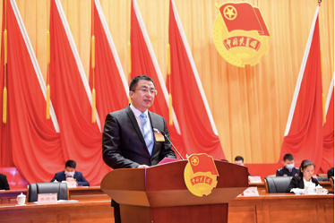 的希望 站在新时代的历史征程上 全市广大青年肩负着河源振兴的重任