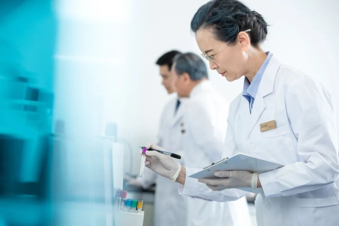 颜宁追问4位男科学家:如何平衡事业和家庭?