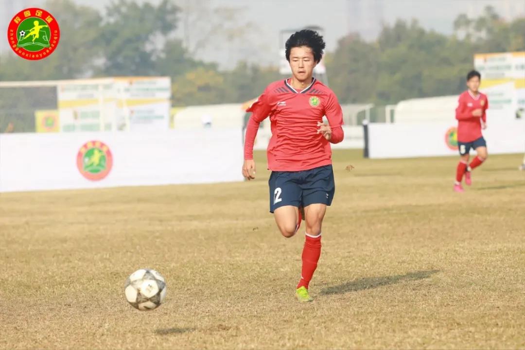 强强对话中,河南省实验中学0比2不敌中国人民大学附属中学,8号吴伟豪