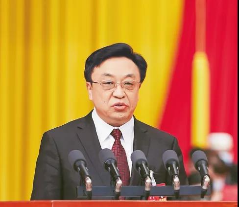 去年12月1日,冯飞同志任海南省委委员,常委,副书记