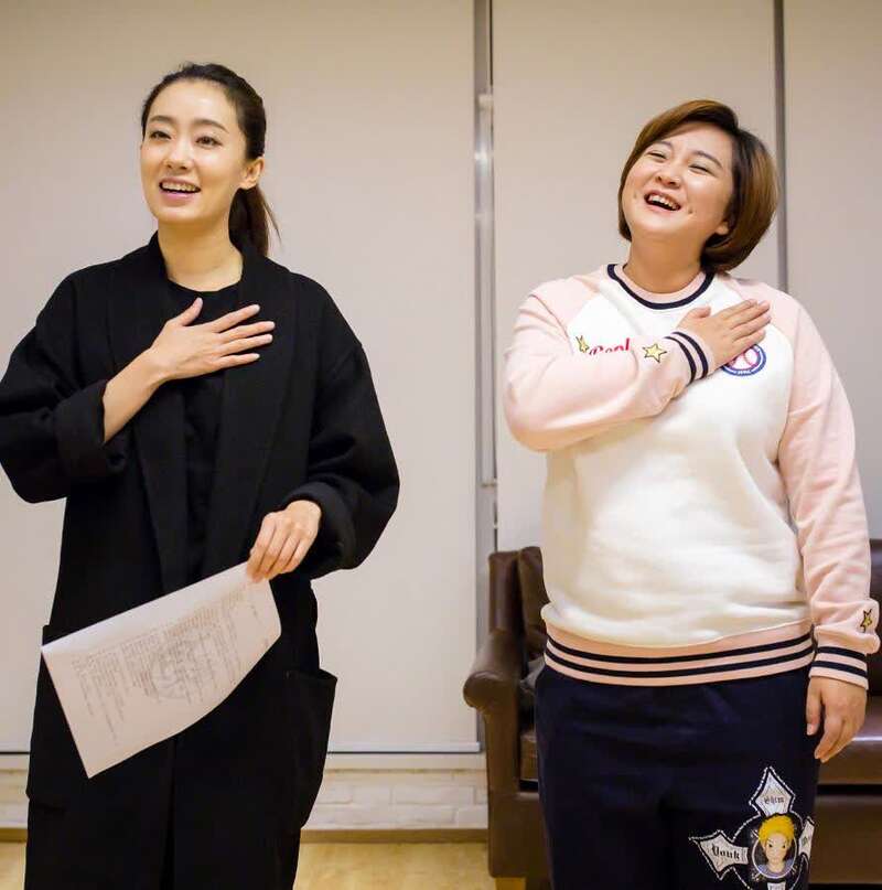 都说张小斐和贾玲是“神仙友谊”：困境中你拉过朋友一把么？