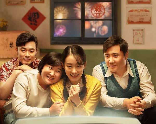 张小斐贾玲神仙友谊磕到了！戏里母女戏外闺蜜，网友：惺惺相惜