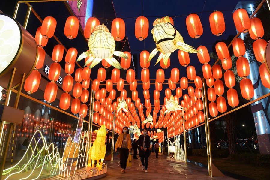 各地举办灯会迎接元宵节