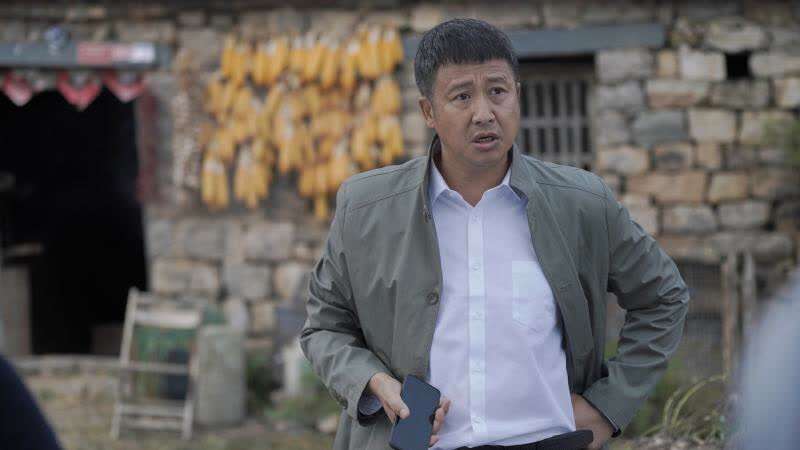 上海出品央视热播经山历海导演杨亚洲农村的新变化让我措手不及