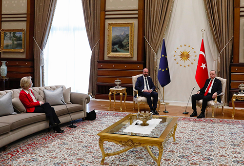 土耳其在一周前接待欧洲理事会主席米歇尔和欧委会主席冯德莱恩引发