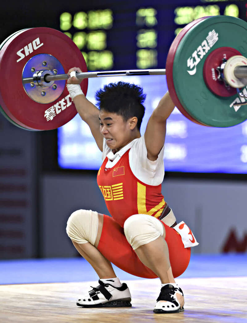 举重亚锦赛中国队包揽女子49公斤级冠亚军
