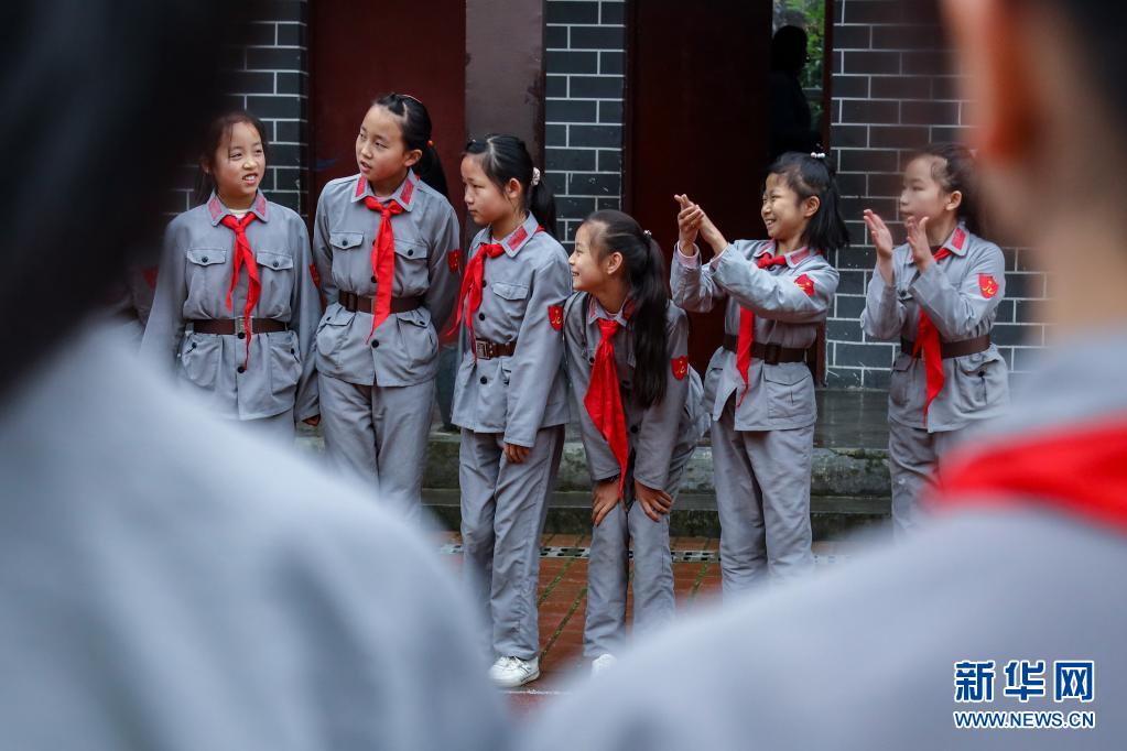 传承红色基因——探访全国第一所红军小学