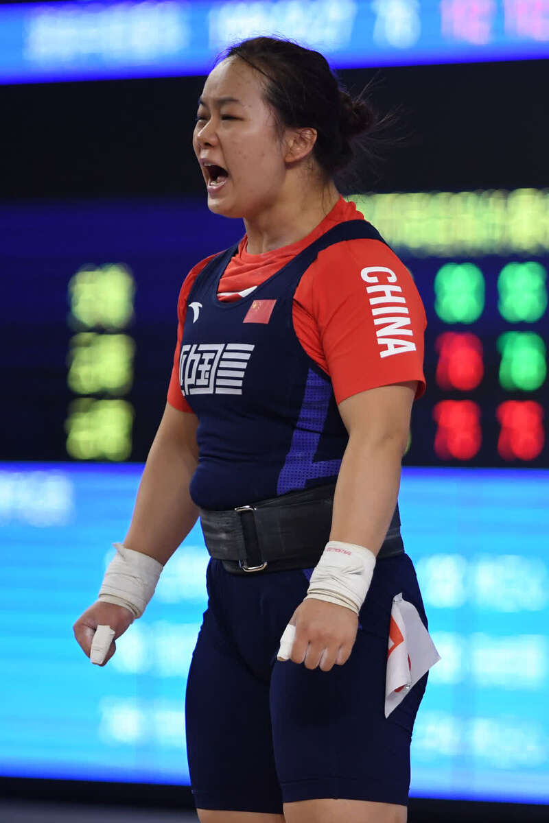 举重亚锦赛女子76公斤级张旺丽一枝独秀