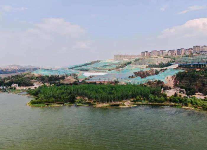 昆明“环湖开发”现象突出 房地产项目侵占滇池保护区