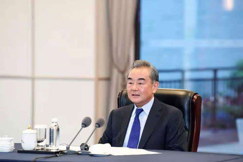 王毅同爱尔兰外交与国防部长举行会谈爱方希望通过坦诚对话克服欧中