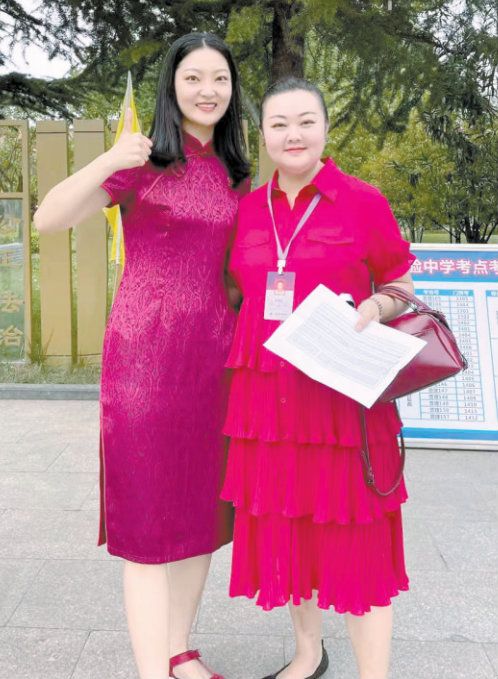 状元秀,旗袍秀,向日葵,"录取通知书"……各式助考,满满都是祝福