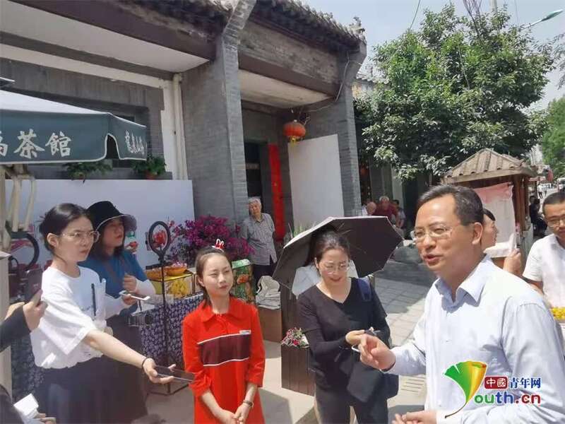 泾阳县委书记张渭讲述红色美丽乡村的故事.王文坛 摄