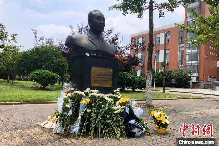 送别许渊冲:临终前几天仍写作到半夜