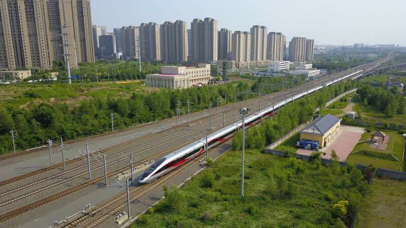 最北最冷黑龙江迎来首趟复兴号智能动车组列车
