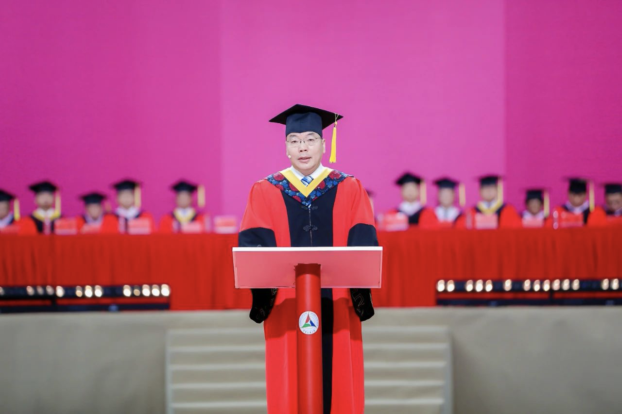 家国传承使命中国传媒大学2021届毕业典礼隆重举行
