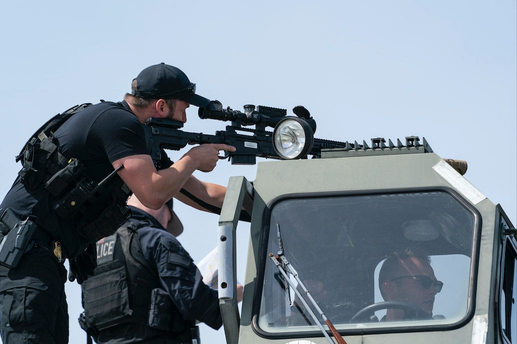 近千名美国特工 因总统"放飞"感染新冠