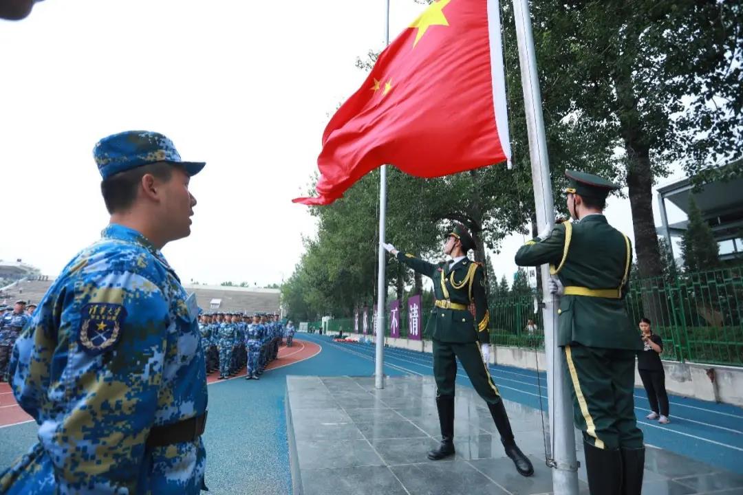 青春昂扬的精神风貌展现出新时代清华学子中国共产党建党100周年更以