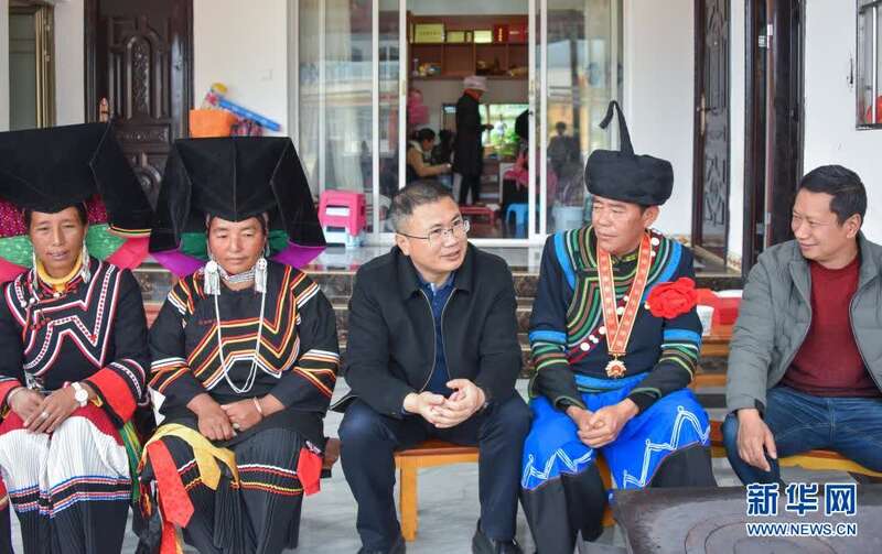 这个曾经听不懂"滇普"的"外乡人",如今能用白族话同村民简单交流了.