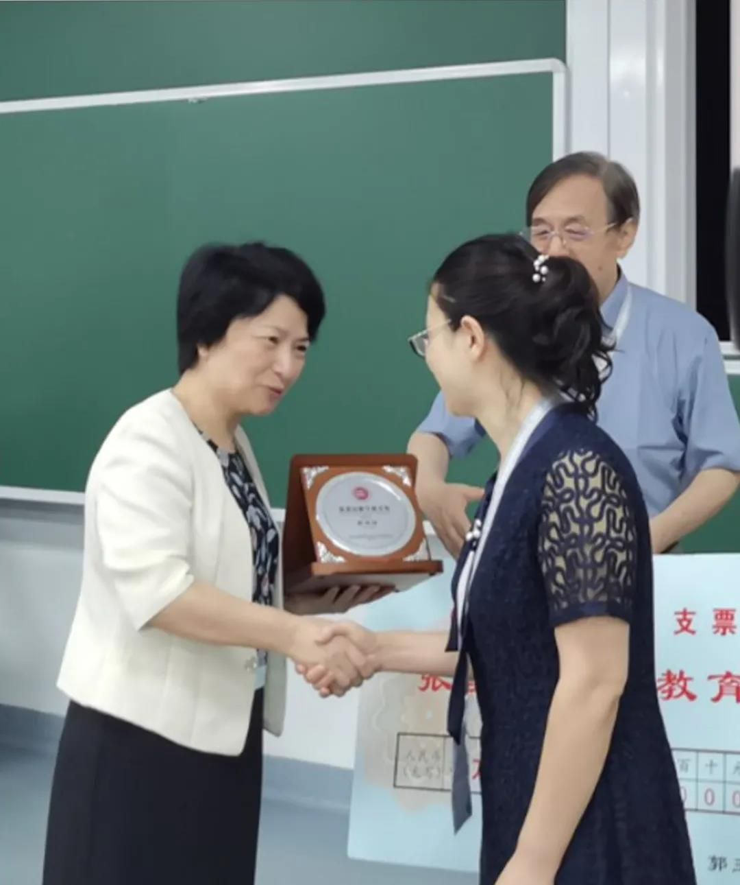 首届“张奠宙数学教育奖”在华东师大颁出