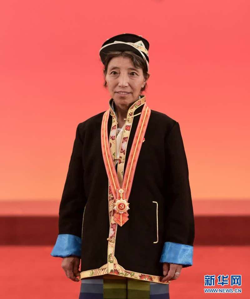奋斗百年路启航新征程七一勋章获得者丨高原最美格桑花