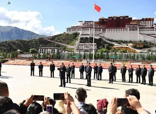 当天下午,习近平来到位于拉萨西郊的哲蚌寺.