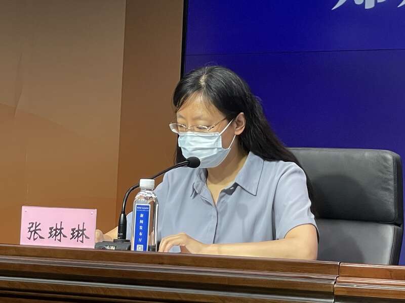 张琳琳说,按照18号通告要求,中高风险地区内市民郑州健康码显示红色