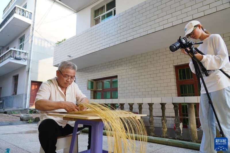 "篾匠网红"成名记