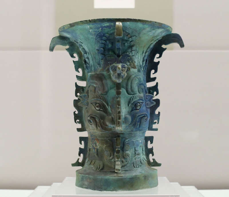 中国古董，青銅器の尊，古銅製，古代の紋，極細工，重778克。