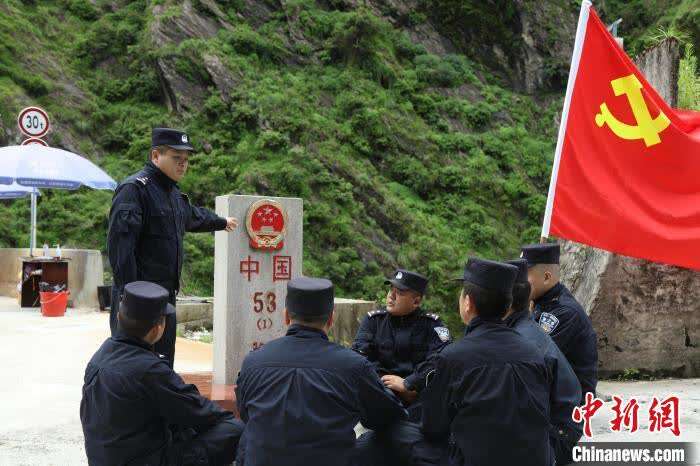 一名西藏移民管理警察的戍边卫国梦