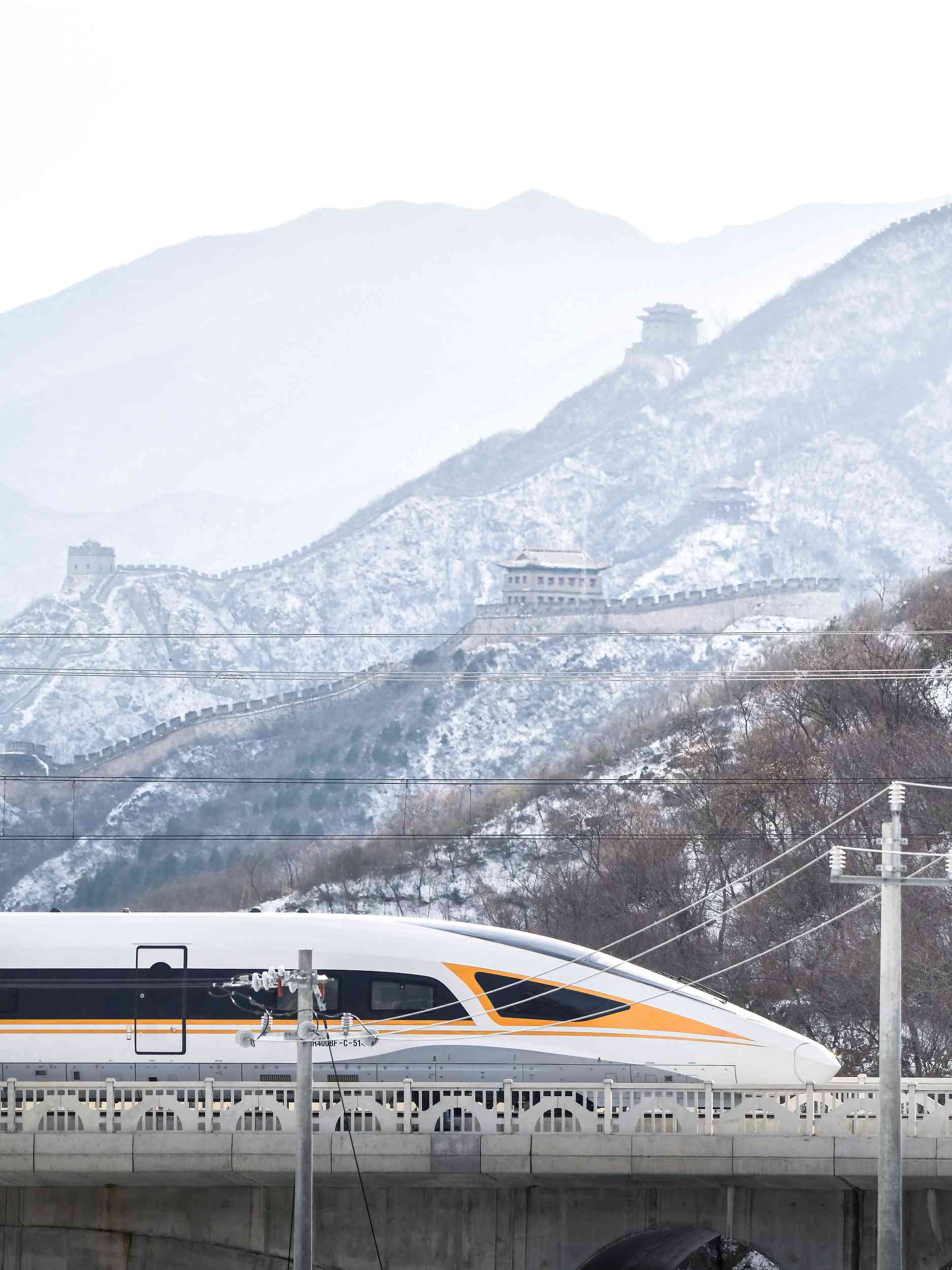 雪中飞复兴号图片