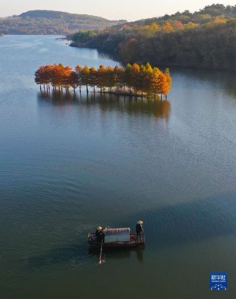 11月14日拍攝的盱眙縣天泉湖景色(無人機照片).