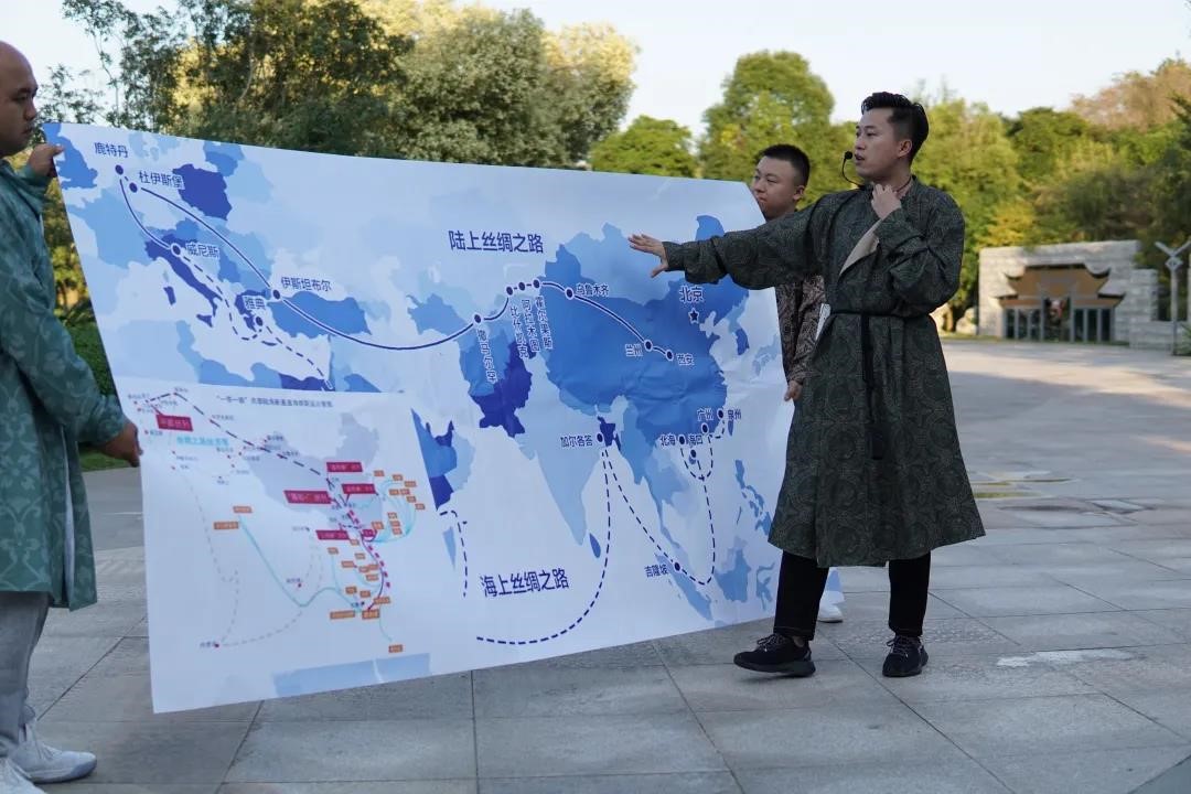 广西南宁铁路青年联合银行青年开展团建活动