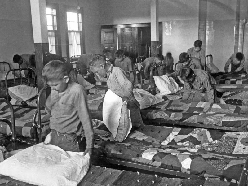 美国大哥的民主垮了小弟加拿大的呢