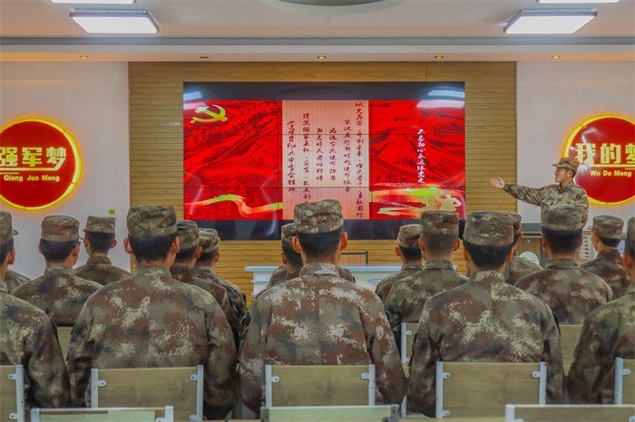 战鼓催征练兵急第81集团军某旅学习十九届六中全会精神掀起练兵备战