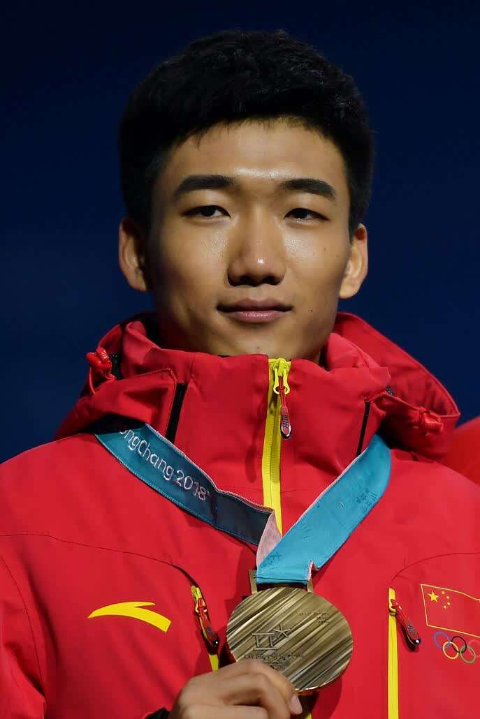 高亭宇 赵丹担任北京冬奥会中国代表团旗手