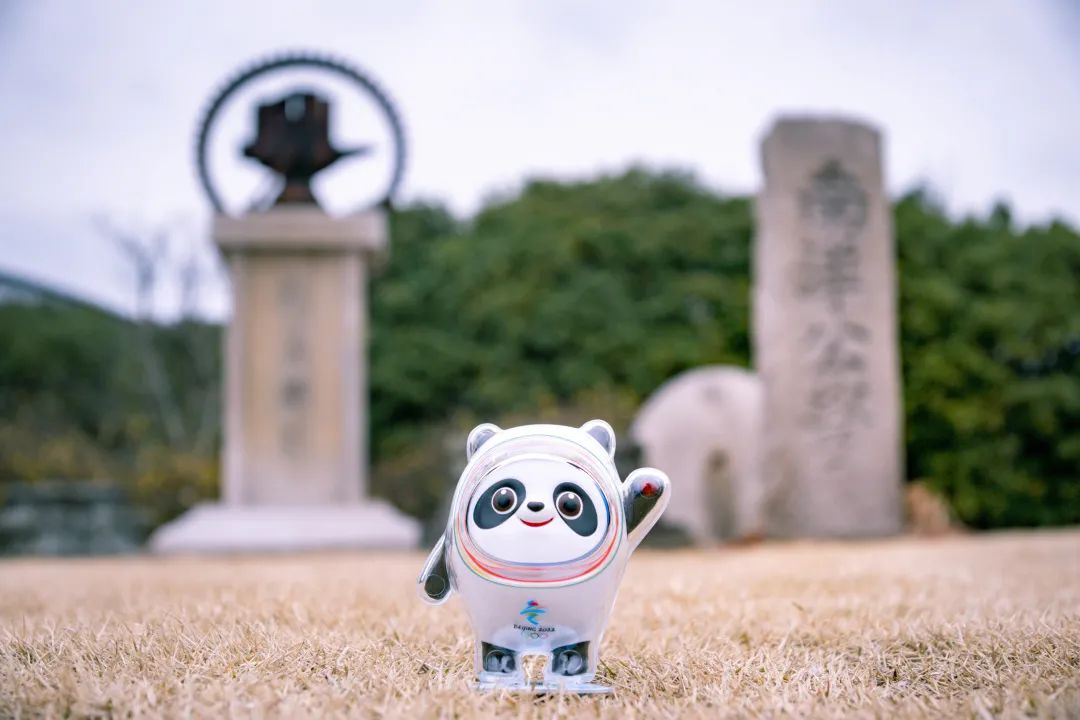 的校园奏响奥运凯旋的乐曲敲开积淀历史的大门你好交大1春逢冬奥会,逐