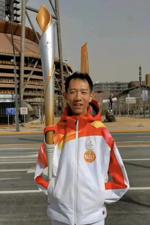 优秀川大毕业生无臂少年彭超担任北京冬残奥会火炬手