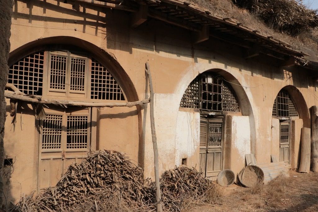 在神堂沟村,刘志丹,习仲勋,高岗,马文瑞,马明方,张达志,张秀山等革命