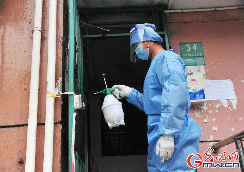 【组图】“守沪者联盟”丨上海开展预防性消杀作业 进一步阻断疫情传播链