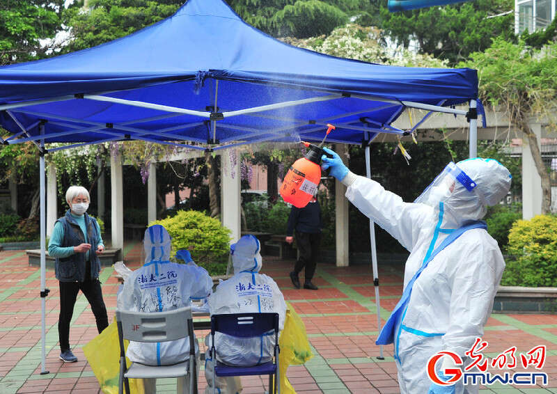 【组图】“守沪者联盟”丨上海开展预防性消杀作业 进一步阻断疫情传播链