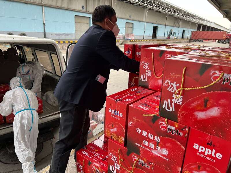 这趟列车于4月10日从日喀则西站发车.