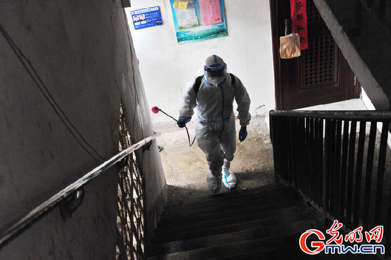 【组图】“守沪者联盟”丨上海开展预防性消杀作业 进一步阻断疫情传播链