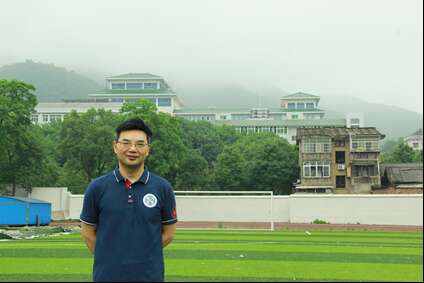 谭光荣:成就学生的梦想是我最大的"光荣"